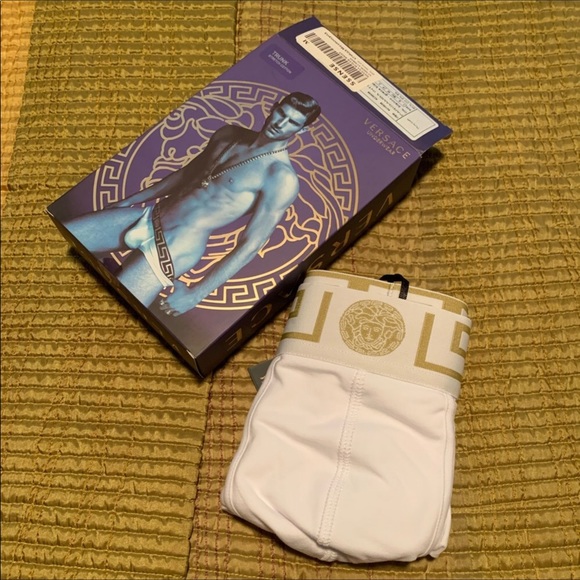 VERSACE - Picture 1 of 7